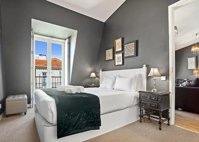 Vintage 1-bedroom Oasis Center *